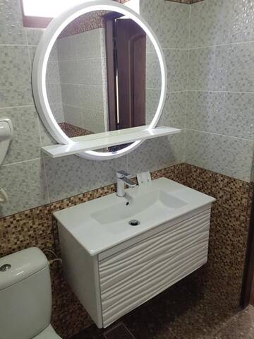 Фото номера Двухместный номер Делюкс с 1 кроватью и ванной Отель Villa Lotus г. Дева 4