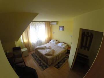 Фото номера Трехместный номер Отель Motel Alaska г. Дева 3