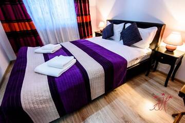 Фото номера Двухместный номер с 1 кроватью, вид на сад Гостевой дом Alexander House г. Дева 4