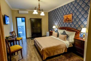 Фото номера Улучшенный номер с кроватью размера «queen-size» Гостевой дом Casa Alina г. Дева 2