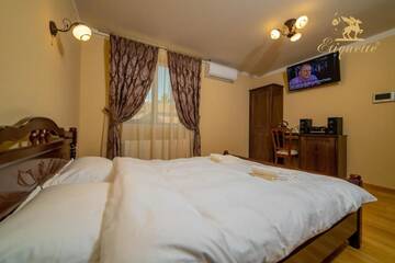 Фото номера Двухместный номер Делюкс с 1 кроватью Отель Villa Etiquette г. Дева 12