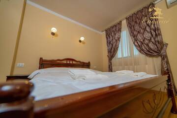 Фото номера Двухместный номер Делюкс с 1 кроватью Отель Villa Etiquette г. Дева 6