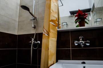 Фото номера Двухместный номер с 1 кроватью Гостевой дом Georgibel г. Дева 25