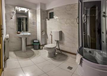 Фото номера Двухместный номер с 1 кроватью, вид на сад Гостевой дом Noblesse House г. Дева 7