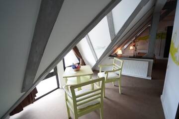 Фото номера Стандартный двухместный номер с 1 кроватью в мансарде Отель Conacul Archia г. Дева 6